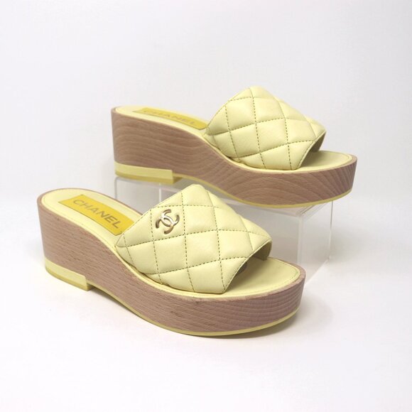 Chanel 38 Interlocking CC Logo Wood Sandal Mule Quilted Yellow Leather